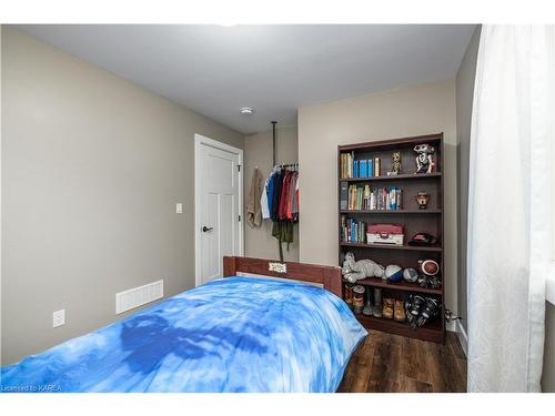 2255 Mcintyre Road, Bath, ON - Indoor Photo Showing Bedroom