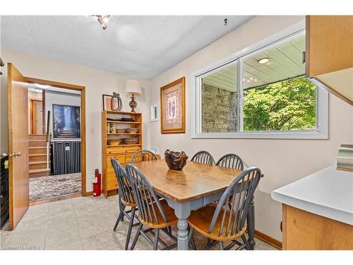 197 Fairway Hill Crescent, Kingston, ON - Indoor Photo Showing Kitchen With Double Sink