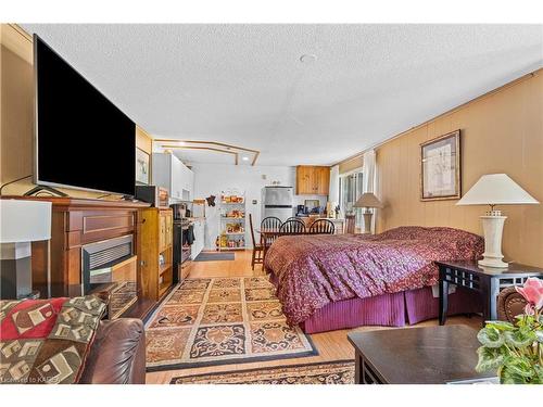 197 Fairway Hill Crescent, Kingston, ON - Indoor Photo Showing Living Room With Fireplace