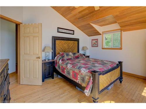 3340 Loughborough Drive, Kingston, ON - Indoor Photo Showing Bedroom