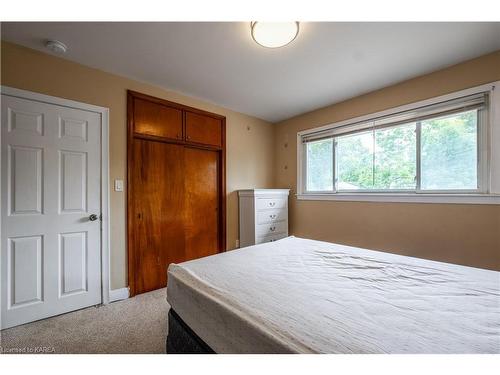 310 Arrowhead Place, Kingston, ON - Indoor Photo Showing Bedroom
