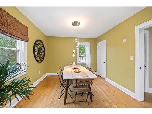 814 Johnson Street, Kingston, ON - Indoor Photo Showing Dining Room