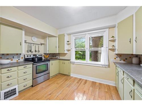 814 Johnson Street, Kingston, ON - Indoor Photo Showing Kitchen