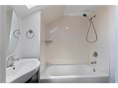 2706 Highway 38, Kingston, ON - Indoor Photo Showing Bathroom