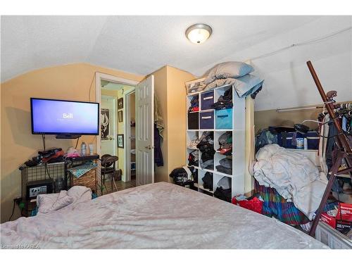 2706 Highway 38, Kingston, ON - Indoor Photo Showing Bedroom