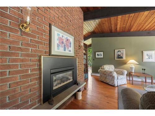 13 Edgewood Road, Bath, ON - Indoor Photo Showing Living Room With Fireplace