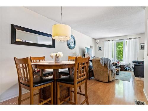 313 Owens Crescent, Kingston, ON - Indoor Photo Showing Dining Room