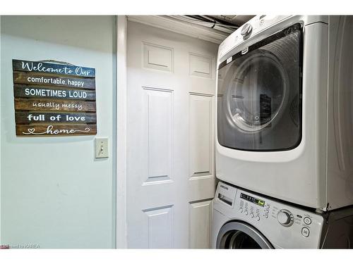 313 Owens Crescent, Kingston, ON - Indoor Photo Showing Laundry Room