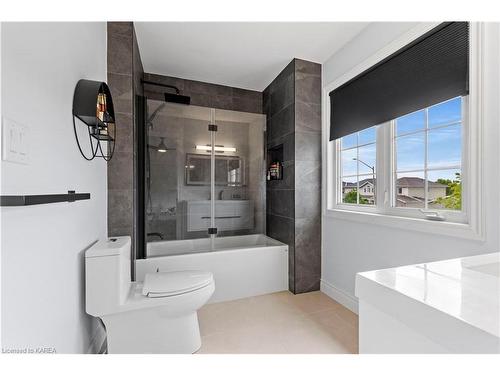 1494 Sierra Avenue, Kingston, ON - Indoor Photo Showing Bathroom