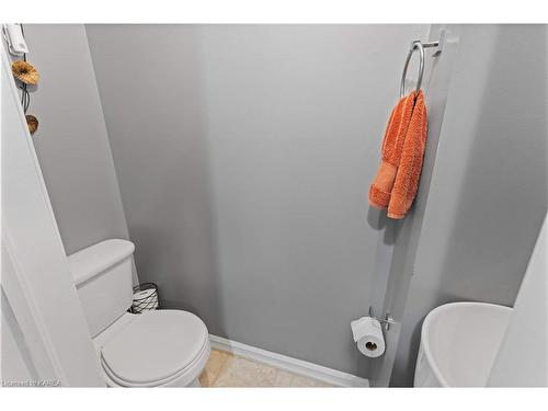 874 Walker Court, Kingston, ON - Indoor Photo Showing Bathroom