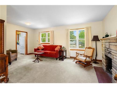 145 Hawthorne Avenue, Kingston, ON - Indoor Photo Showing Living Room With Fireplace