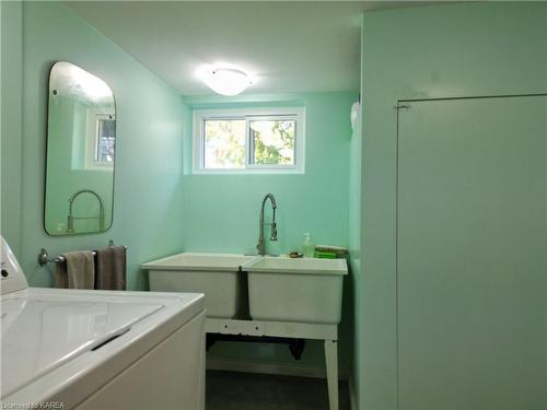 145 Hawthorne Avenue, Kingston, ON - Indoor Photo Showing Laundry Room