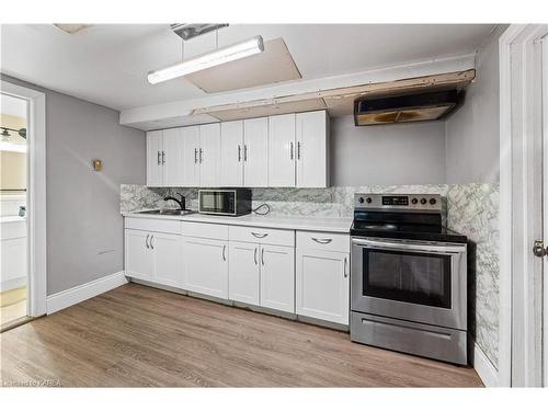 298 Elmwood Street, Kingston, ON - Indoor Photo Showing Kitchen