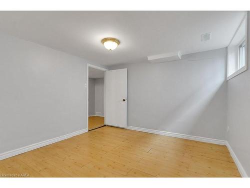 515 Rideau Street, Kingston, ON - Indoor Photo Showing Laundry Room