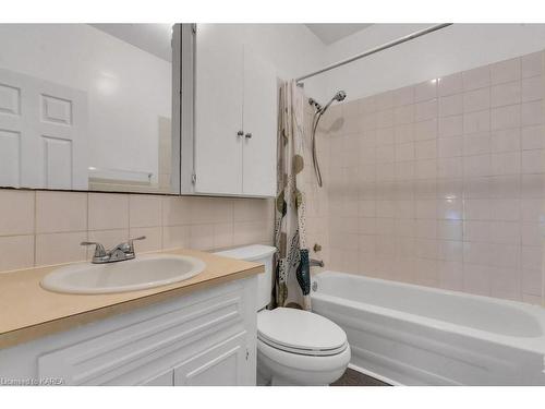 515 Rideau Street, Kingston, ON - Indoor Photo Showing Bathroom