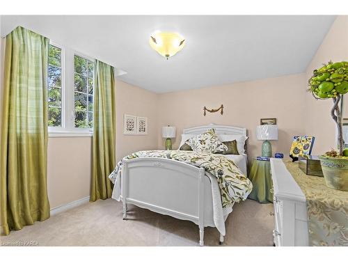 784 Wartman Avenue, Kingston, ON - Indoor Photo Showing Bedroom