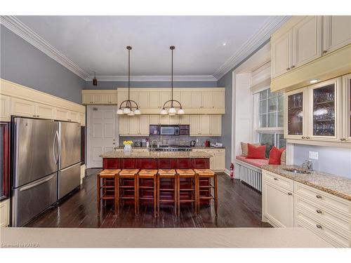 8 Starr Place, Kingston, ON - Indoor Photo Showing Kitchen