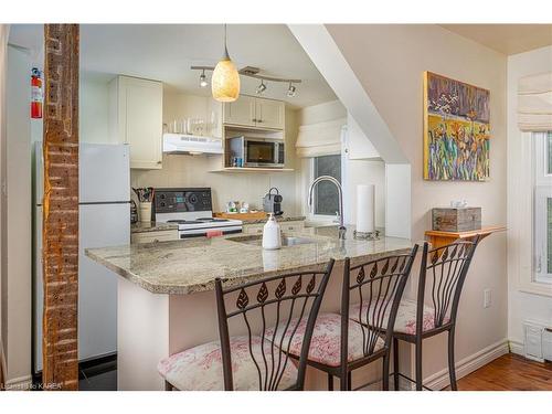 8 Starr Place, Kingston, ON - Indoor Photo Showing Kitchen