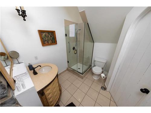 8 Starr Place, Kingston, ON - Indoor Photo Showing Bathroom