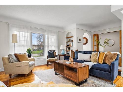 158 Fairview Road, Kingston, ON - Indoor Photo Showing Living Room