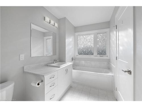 1225 Max Crescent, Kingston, ON - Indoor Photo Showing Bathroom