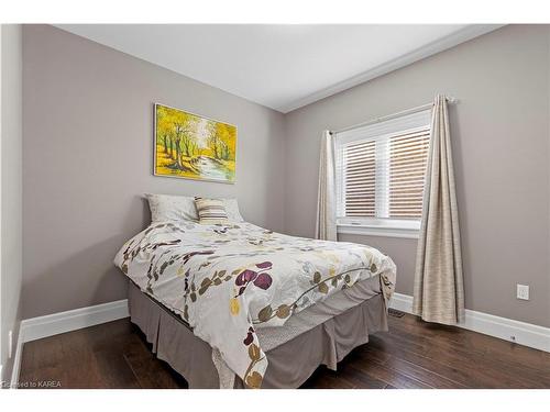 1194 Crossfield Avenue, Kingston, ON - Indoor Photo Showing Bedroom