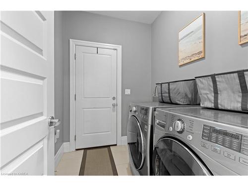 1194 Crossfield Avenue, Kingston, ON - Indoor Photo Showing Laundry Room