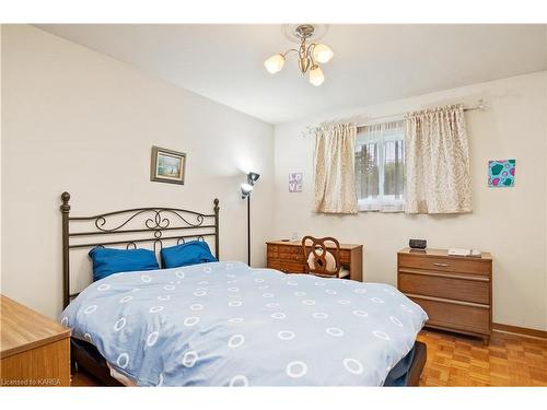 300 Chelsea Road, Kingston, ON - Indoor Photo Showing Bedroom
