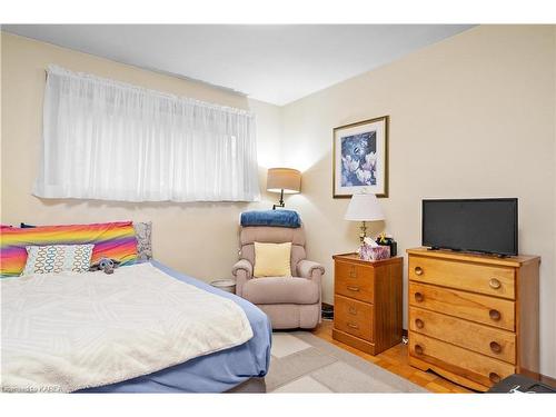 300 Chelsea Road, Kingston, ON - Indoor Photo Showing Bedroom