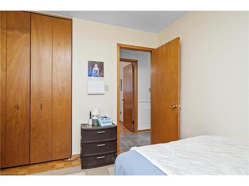 300 Chelsea Road, Kingston, ON - Indoor Photo Showing Bedroom