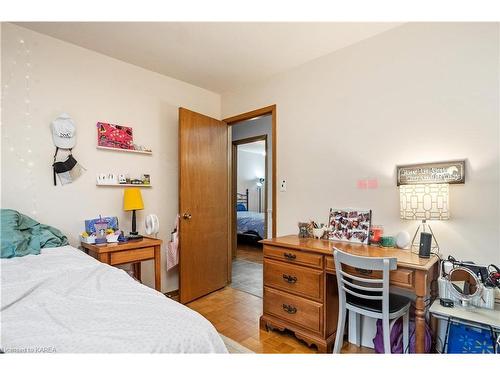 300 Chelsea Road, Kingston, ON - Indoor Photo Showing Bedroom