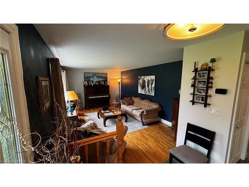 156 Denridge Road, Greater Napanee, ON - Indoor Photo Showing Living Room