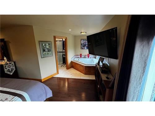 156 Denridge Road, Greater Napanee, ON - Indoor Photo Showing Bedroom