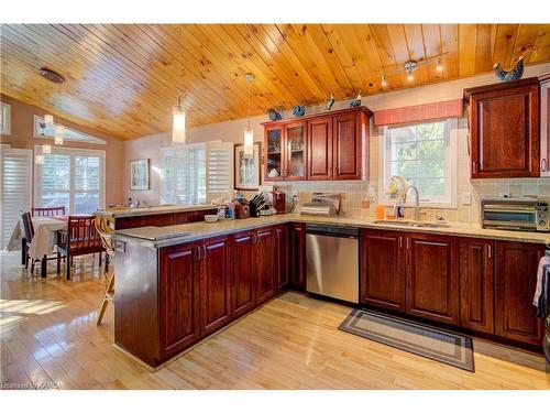 174 Mcnally'S Lane, Westport, ON - Indoor Photo Showing Kitchen