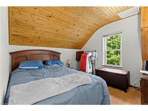 4359 Highway 2, Kingston, ON - Indoor Photo Showing Bedroom