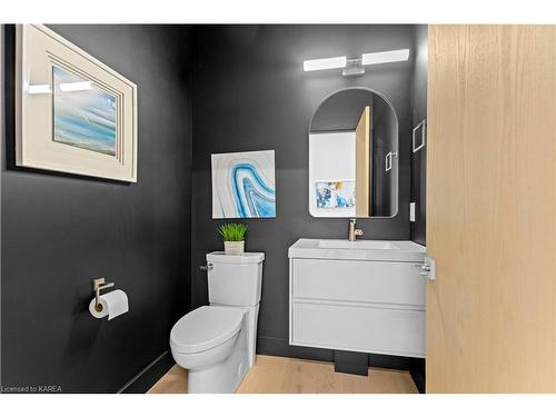 330 Nicholson Pt Road, Bath, ON - Indoor Photo Showing Bathroom