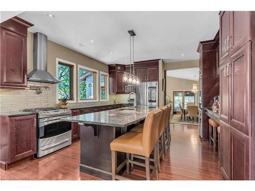 7955 Perth Road, South Frontenac, ON - Indoor Photo Showing Kitchen With Upgraded Kitchen