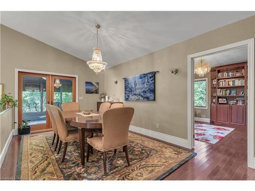 7955 Perth Road, South Frontenac, ON - Indoor Photo Showing Dining Room