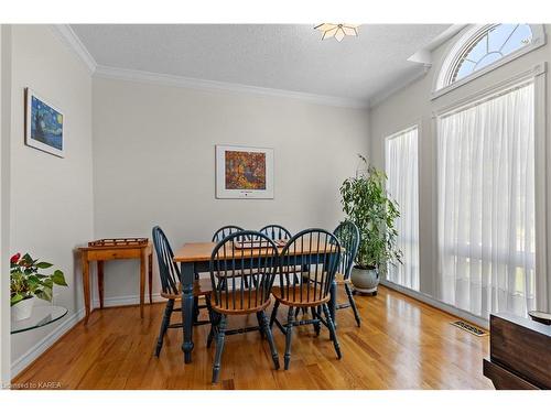 41 Bayshore Drive, Bath, ON - Indoor Photo Showing Dining Room