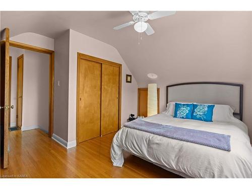 442 Abdo Road, Kingston, ON - Indoor Photo Showing Bedroom