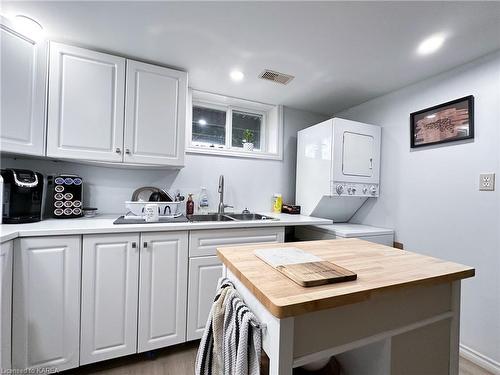 910 Cresthill Street, Kingston, ON - Indoor Photo Showing Kitchen