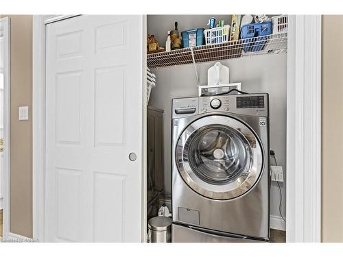 814 Kananaskis Drive, Kingston, ON - Indoor Photo Showing Laundry Room