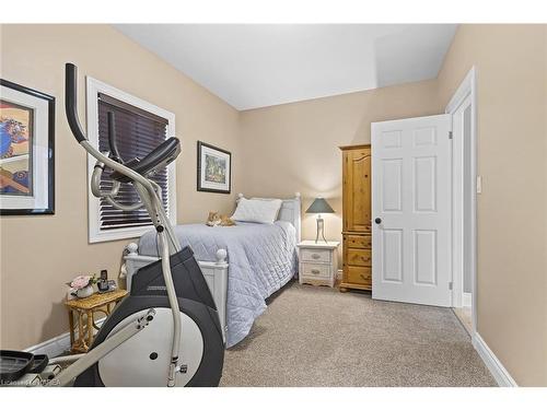 814 Kananaskis Drive, Kingston, ON - Indoor Photo Showing Bedroom