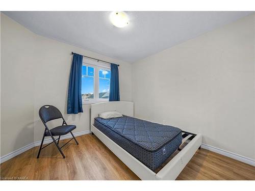 2791 Delmar Street, Kingston, ON - Indoor Photo Showing Bedroom