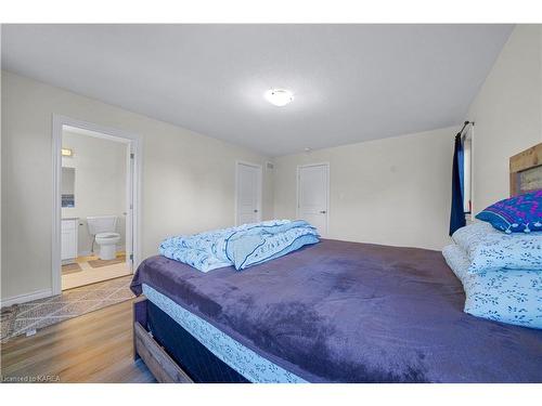2791 Delmar Street, Kingston, ON - Indoor Photo Showing Bedroom