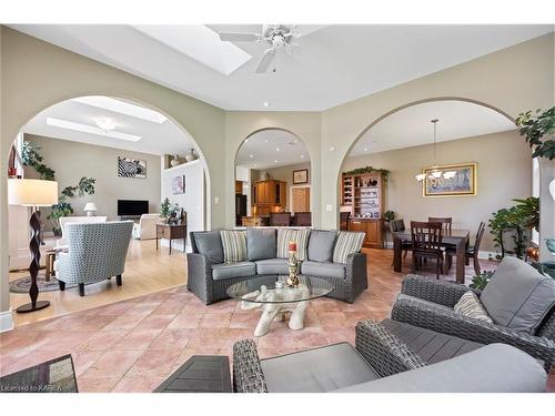 44 Howe Island Drive, Kingston, ON - Indoor Photo Showing Living Room