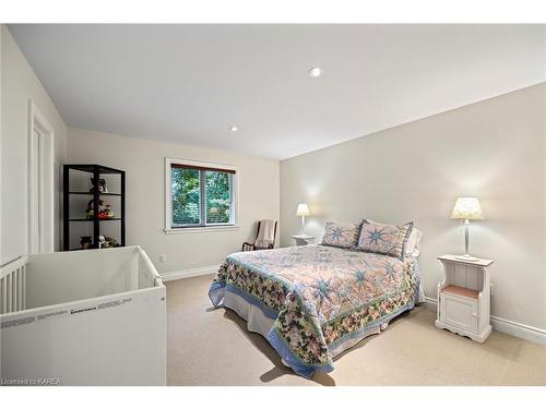 44 Howe Island Drive, Kingston, ON - Indoor Photo Showing Bedroom