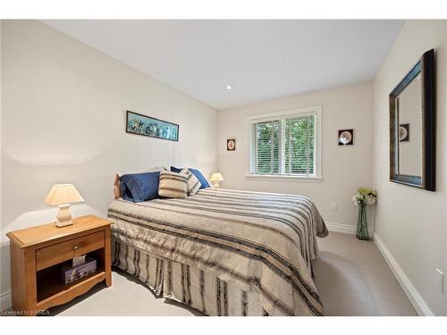 44 Howe Island Drive, Kingston, ON - Indoor Photo Showing Bedroom