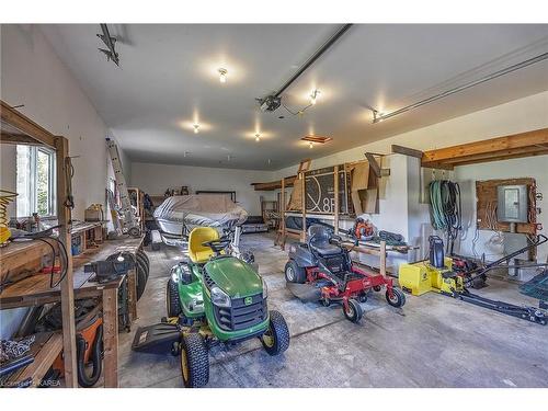 44 Howe Island Drive, Kingston, ON - Indoor Photo Showing Garage