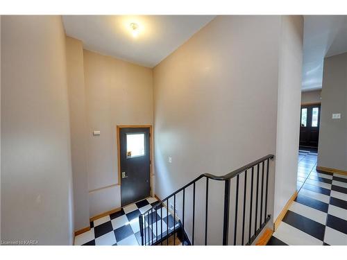 25 Livingston Avenue, Kingston, ON - Indoor Photo Showing Other Room
